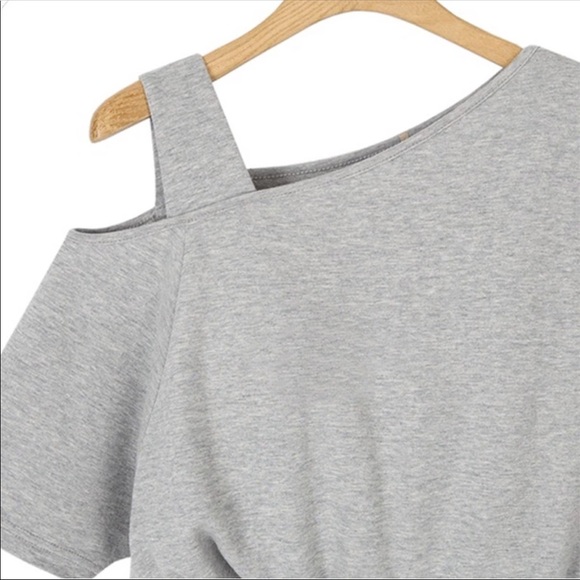 simple chic oblique Shoulder elastic waist romper - Picture 5 of 6